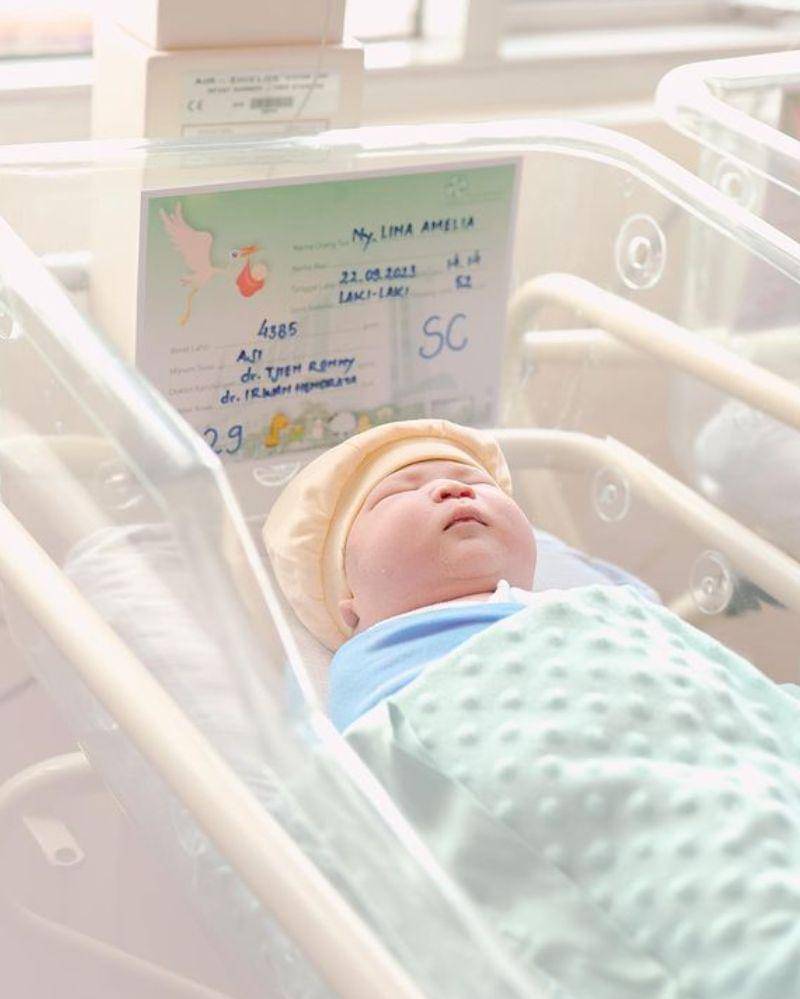 Instagram.com/louissescarlett